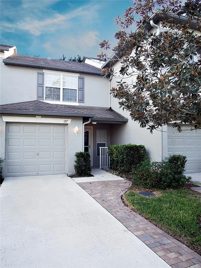 2 bed, 2.5 bath, 1275 sqft, $1,900 — Photo 1