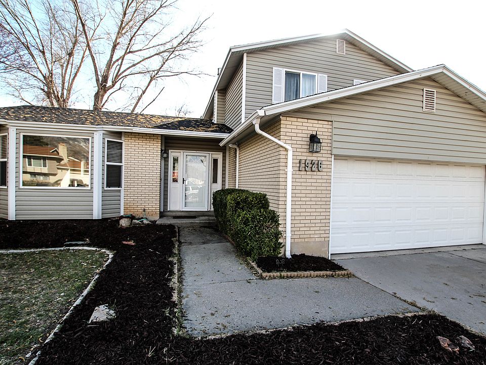 1st image of 1926 E Parkridge Dr