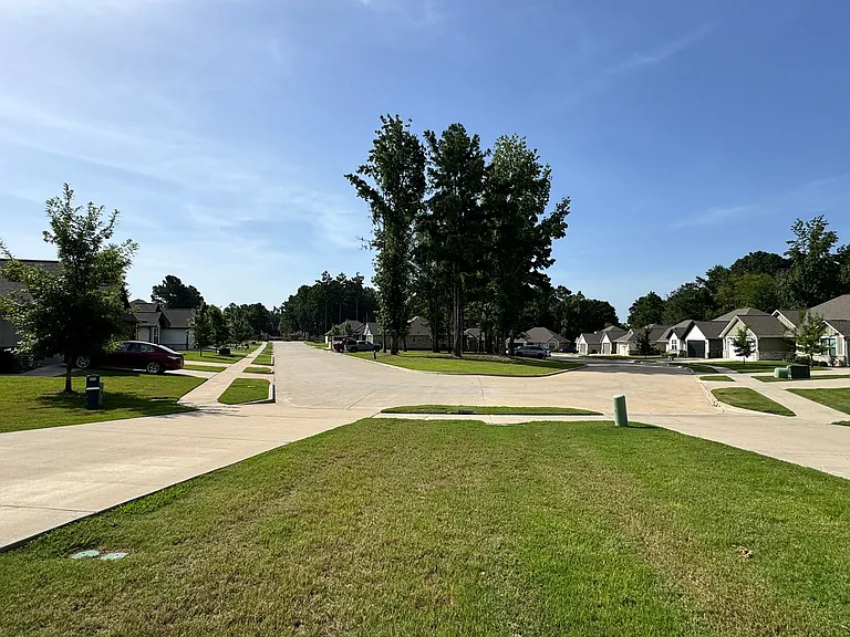 3704-3784 Cottage Park Cir — Photo 4