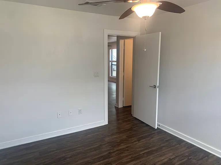 2106 Bennett Ave #102 — Photo 12