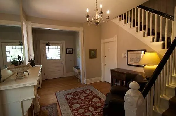 1129 N Pearl St #3 — Photo 2