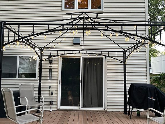 Walk out basement. Black stone grill will be stay during the rental. Beautiful canopy to enjoy the view of the pond or eating with family.