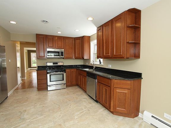5th image of 11021 S Kilbourn Ave