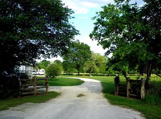 121 Tracy St, Huntsville, TX 77320