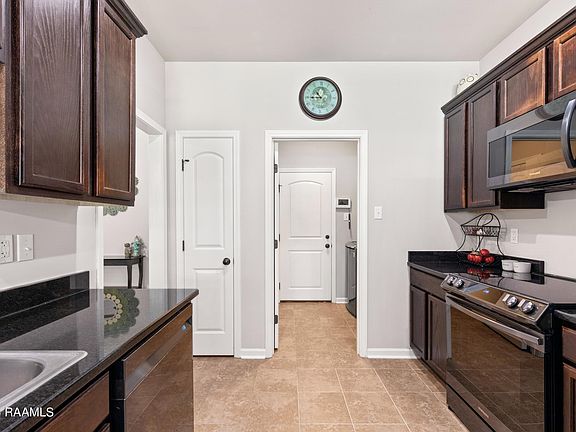 3rd image of 8933 Rue Blanc