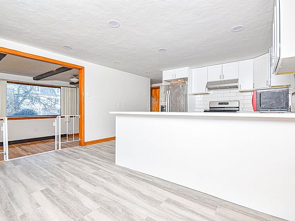 5th image of 43 Miller Ave #1