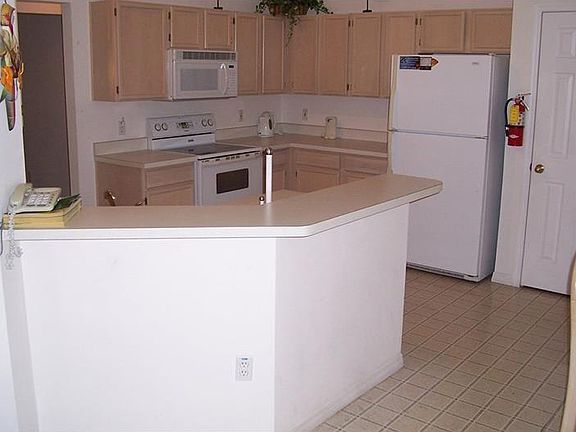 4th image of 1003 Clear Creek Cir