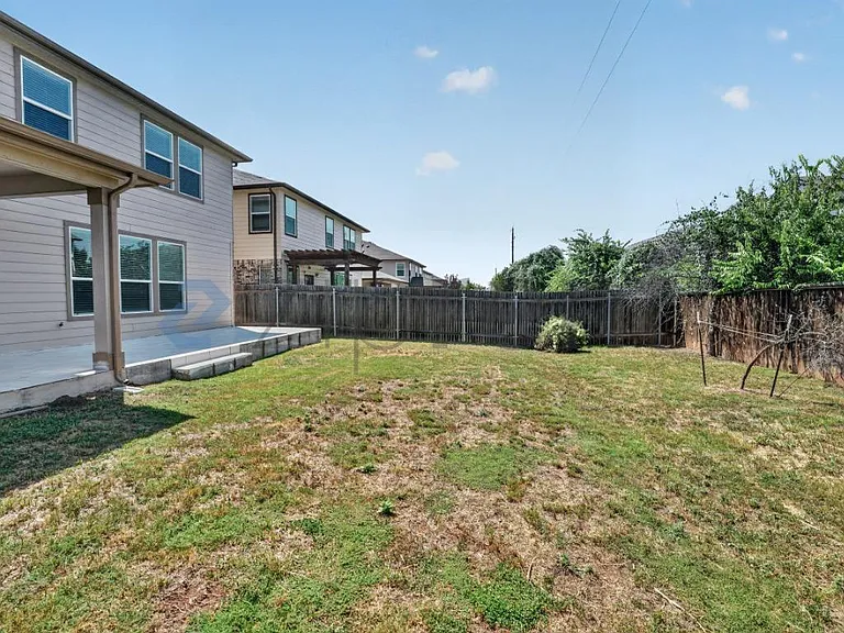 536 Ayinger Ln — Photo 34