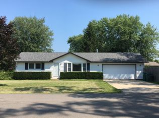 33295 N Sunset Ave, Grayslake, IL 60030