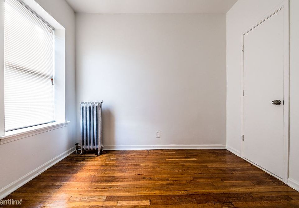 400 S Laramie Ave Apartments Chicago Bedroom_01