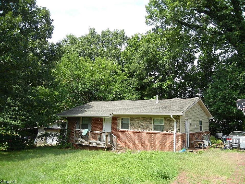 1st image of 609 Robindell Ct