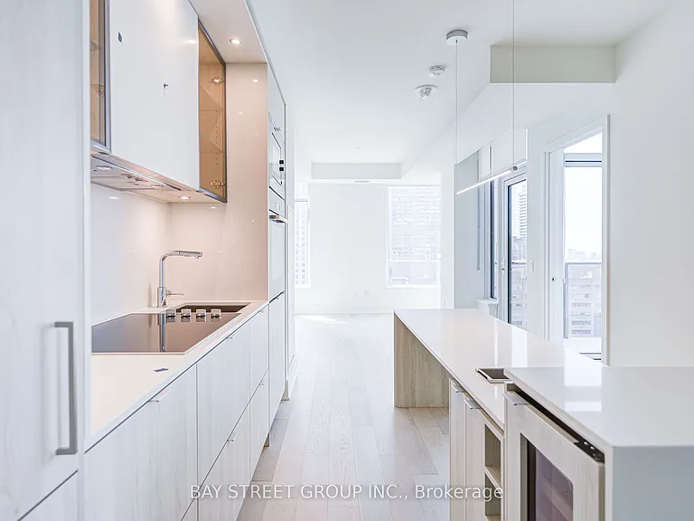 11 Yorkville Ave #2312 — Photo 11