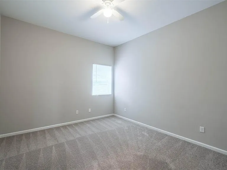 3207 Avenue O — Photo 28