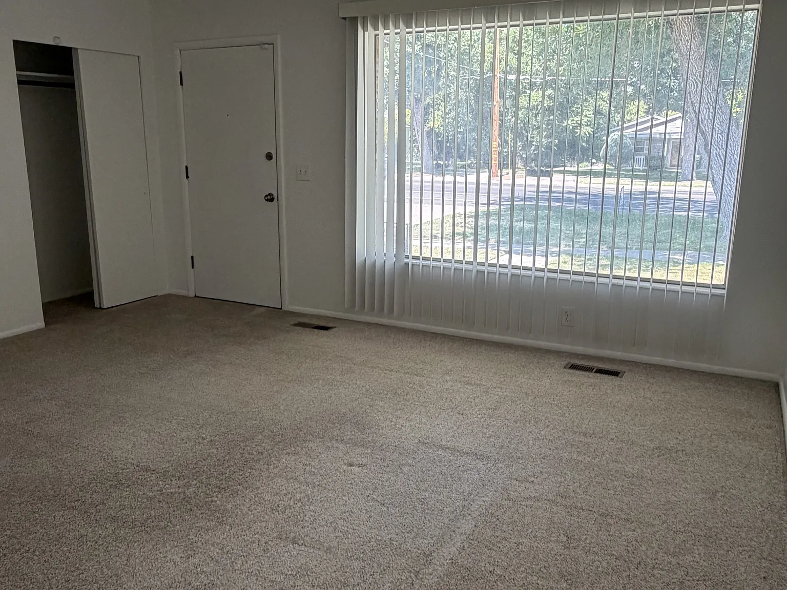 237 W State St - Dah - Klm - B — Photo 2