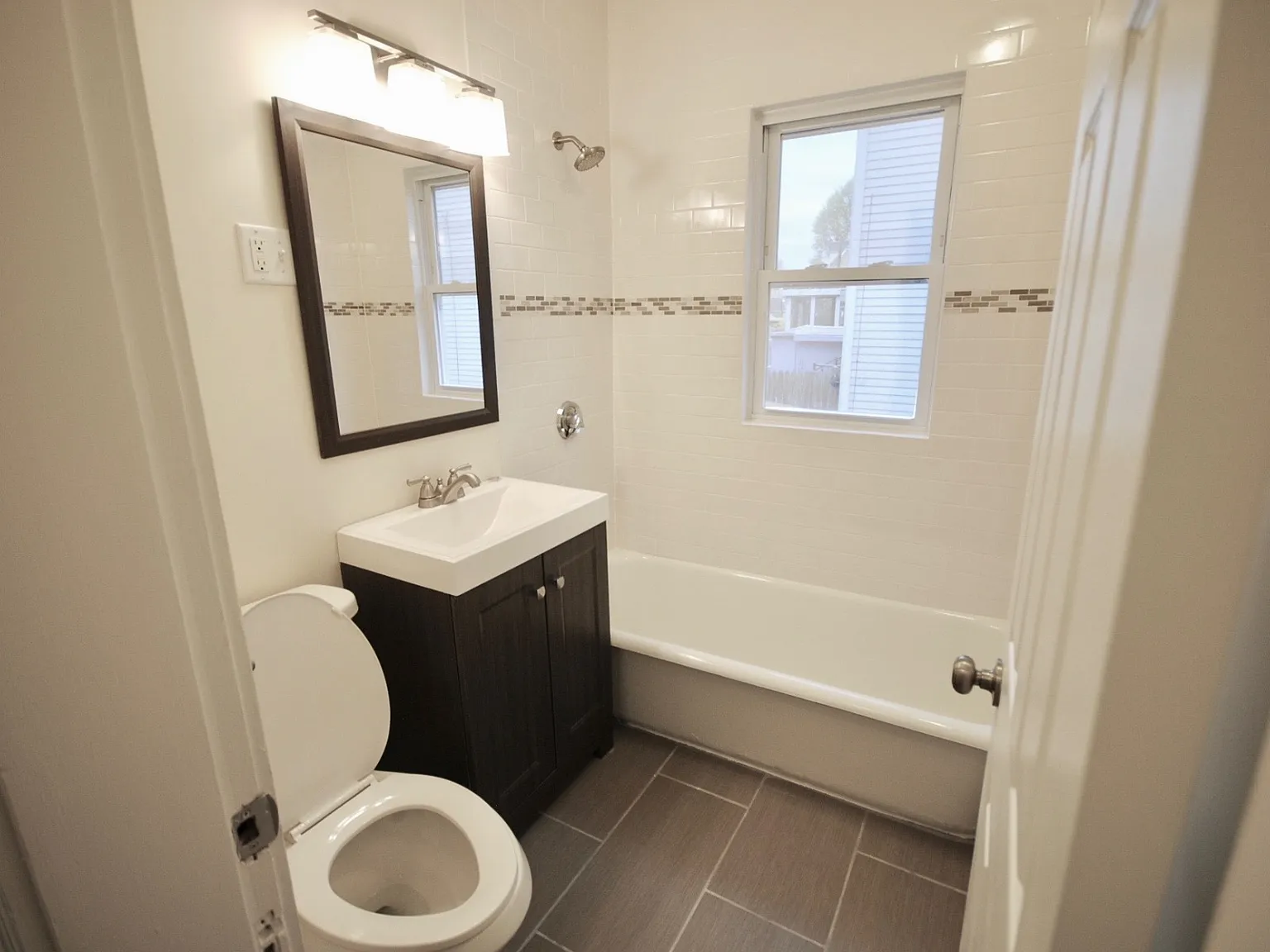 15 Taylor Street Apartments — Photo 3