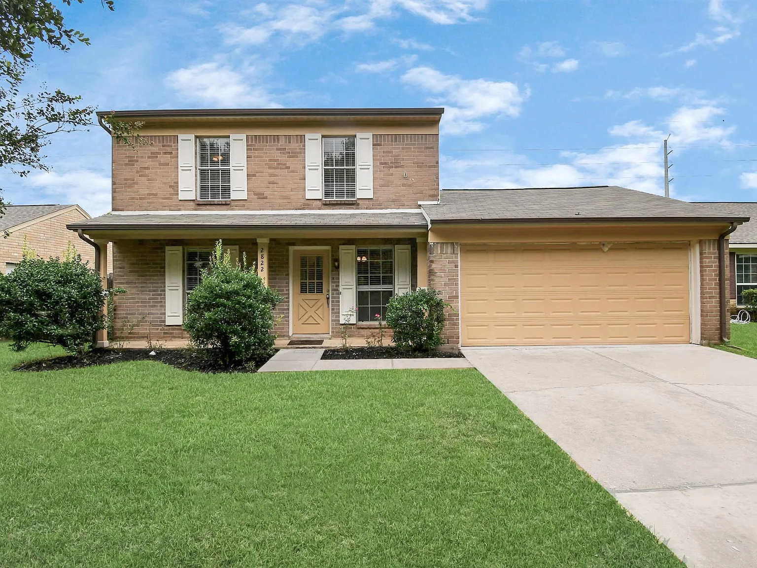 3 bed, 2.0 bath, 1552 sqft, $1,900 — Photo 1
