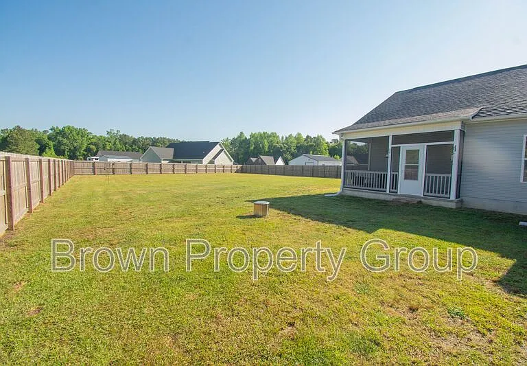103 Thoroughbred Run — Photo 32