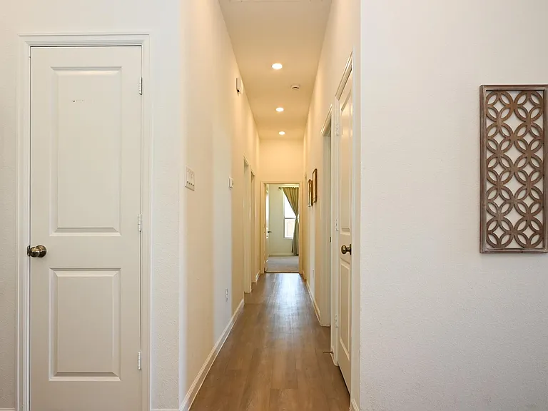 3057 Pensacola Dr — Photo 9