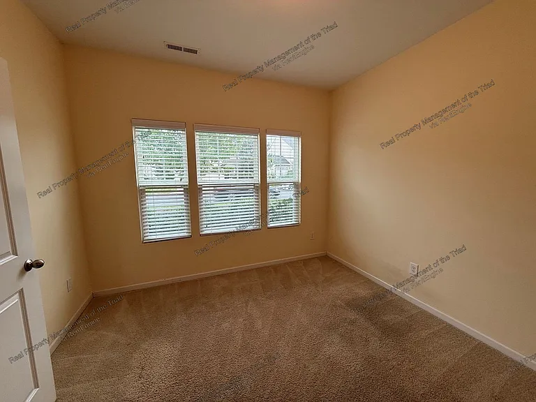 2486 Moss Grove Xing — Photo 8