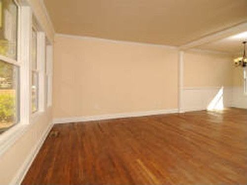 5th image of 730 Pinehill Dr SE