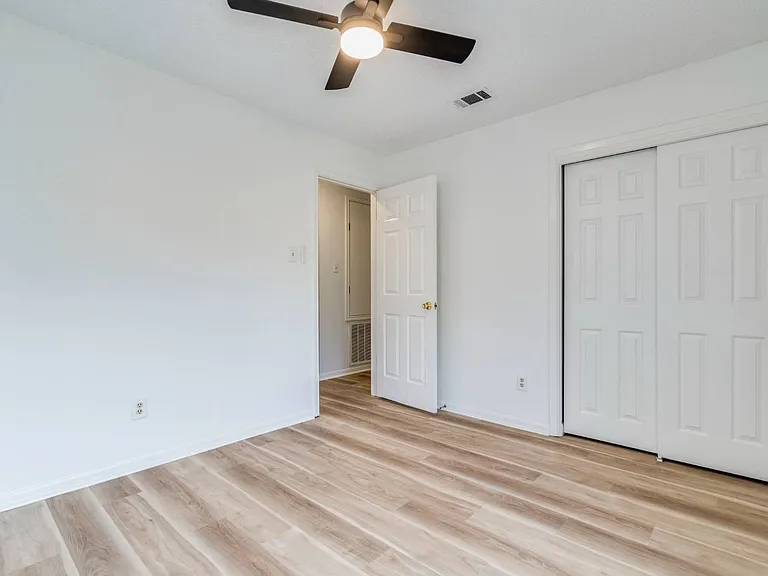 1306 Glenda Dr #A — Photo 14