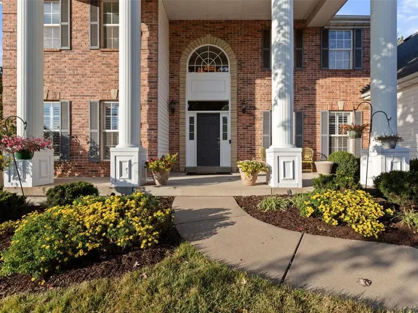 1621 Bentshire Ct, Ballwin, MO 63011