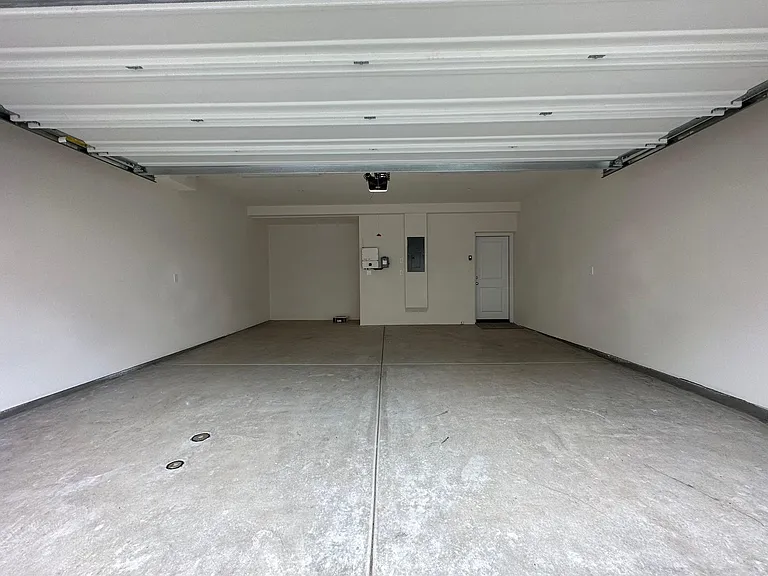 2326 Village Ct — Photo 12