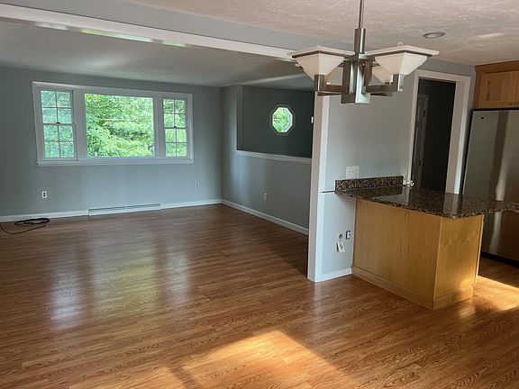 3rd image of 3 Caboose Ln