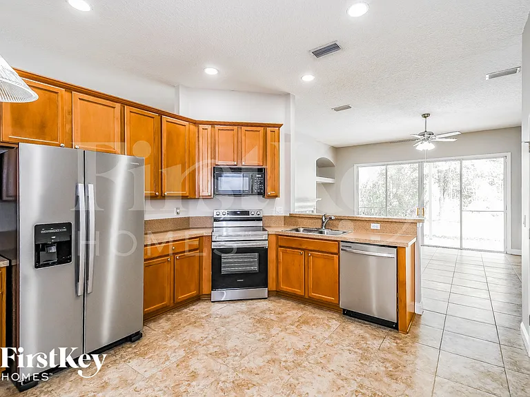408 Spring Ridge Ct — Photo 6