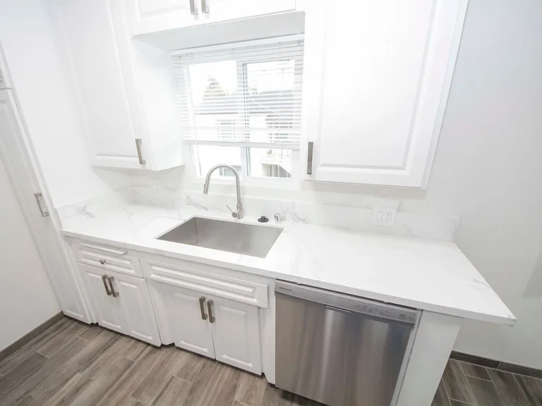 Bay Cities Apartments — Photo 5