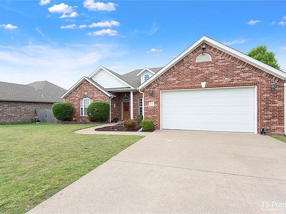 3rd image of 4808 W Plymouth Rock Pl