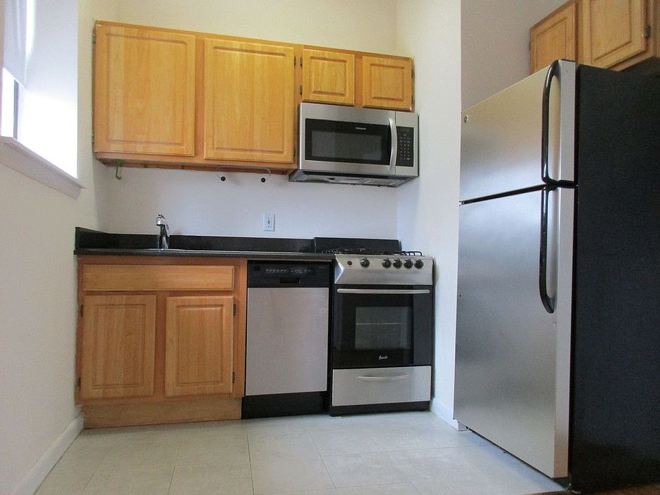 2nd image of 333 E 108th St APT 6C