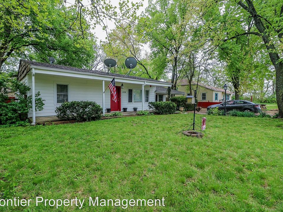 2nd image of 528 13th St
