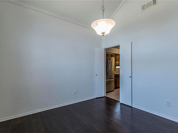 4th image of 415 W Jefferson St