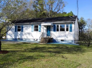 1708 Davis Ln, Hopewell, VA 23860