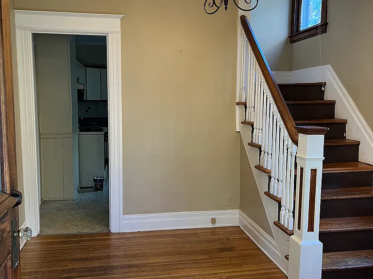 220 Mount Vernon Ave #1 — Photo 1