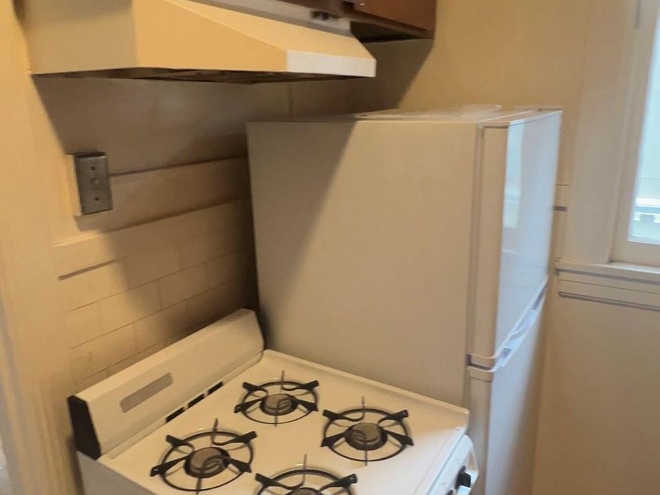 1st image of 602 Mason St APT 403