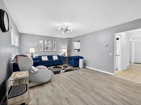 1329 Tompkins Dr Unit B, Madison, WI 53716
