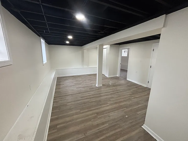 1368 Waite St — Photo 6