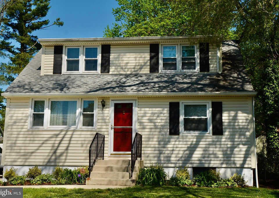 1st image of 622 Longwood Ave