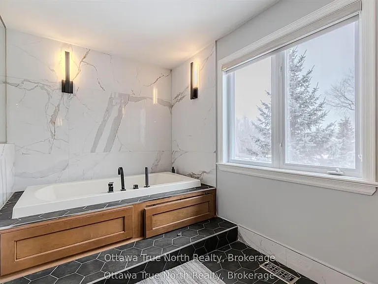 1530 Lords Manor Ln — Photo 32