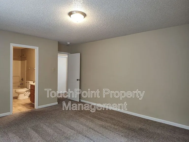 2038 Dunsmore Ln — Photo 14