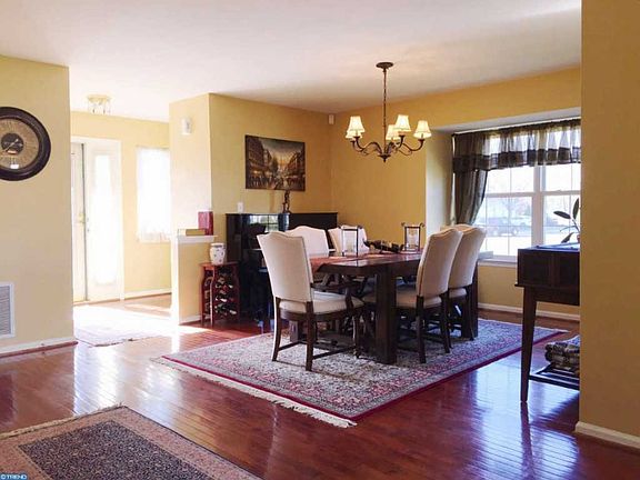2nd image of 56 Tattersall Dr