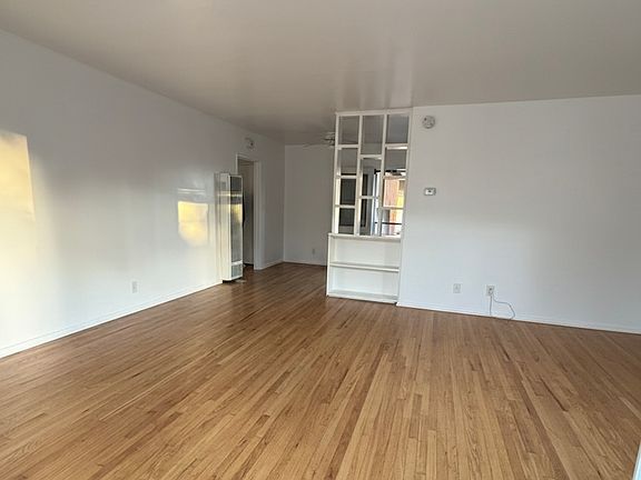 2nd image of 1027 E De La Guerra St APT A