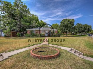 5916 Tourist Dr, North Richland Hills, TX 76117