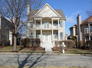 39W360 Armstrong Ln, Geneva, IL 60134