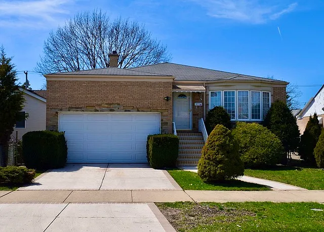 3106 N Oketo Ave photo 1