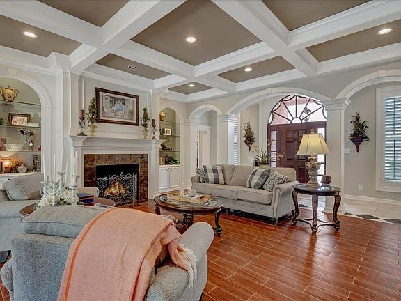 5th image of 200 Deerfield Dr