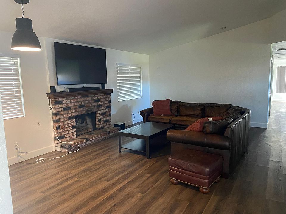 1st image of 3781 Jenny Ln
