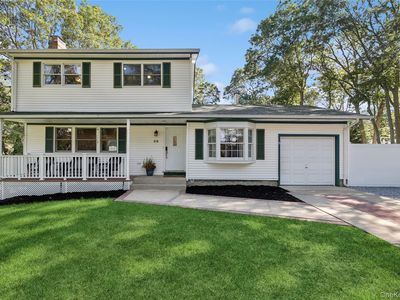 28 Val Court, Holbrook, NY, 11741